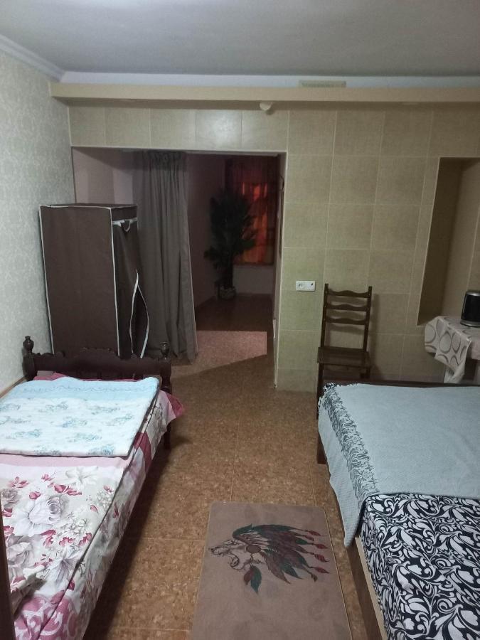 Хостел FEOLA Кутаиси Экстерьер фото