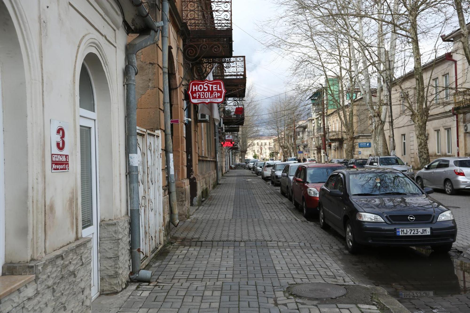 Хостел FEOLA Кутаиси Экстерьер фото